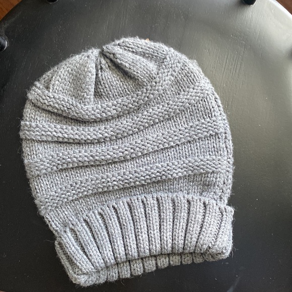 Gray CC beanie - Picture 2 of 2